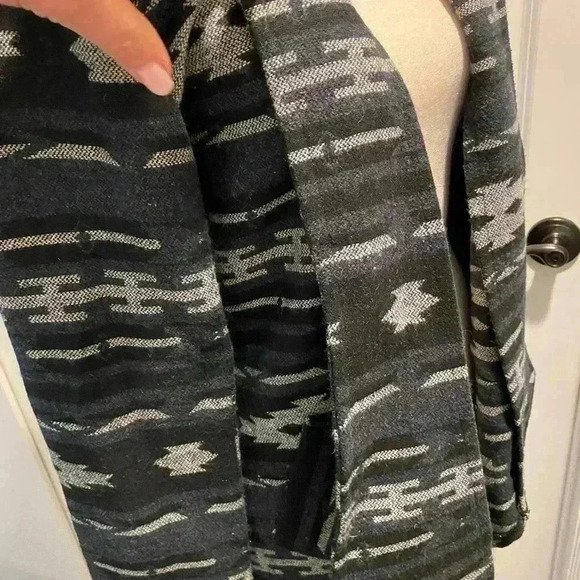 Tulle Anthropologie Womens Aztec Hooded Wrap Coat Wool Blend Pocket Gray Blue M - Picture 5 of 14